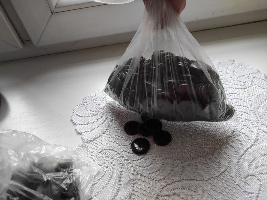 Guziki ciemny brąz duże