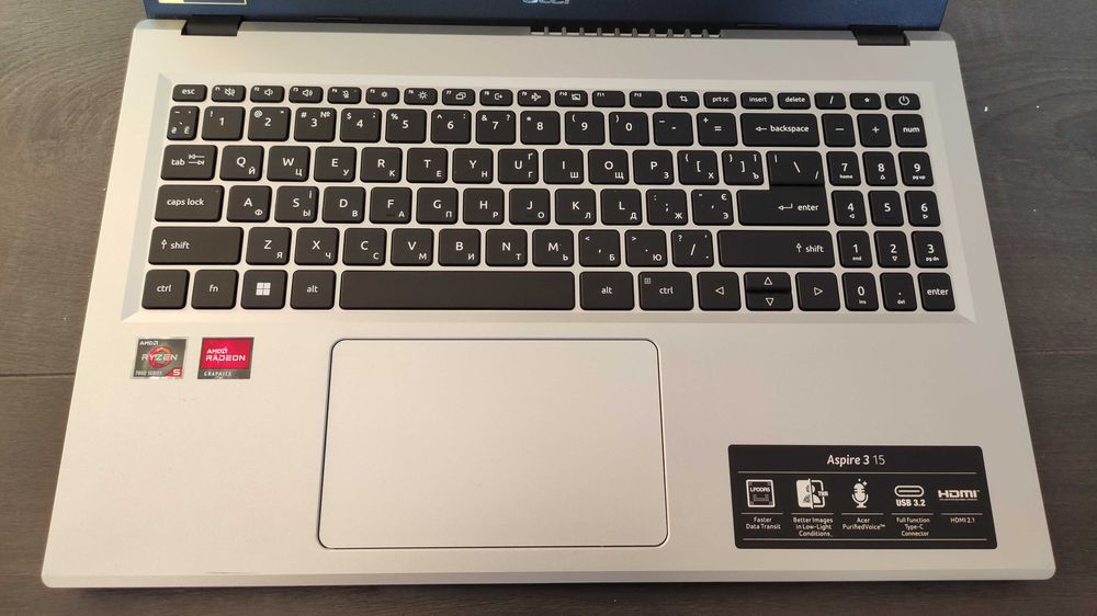 Полурабочий ноутбук Acer Aspire 3 A315-24P-R3U1