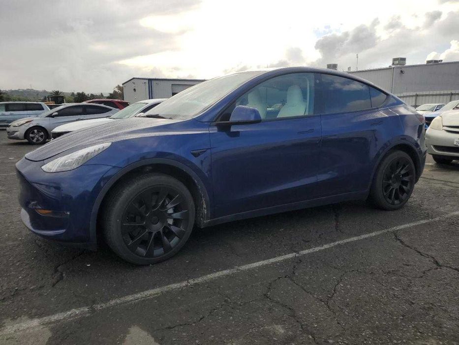 2023 Tesla Model Y Long Range Dual Motor