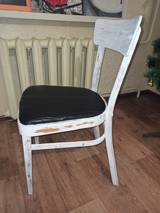 Стул из натурального дерева