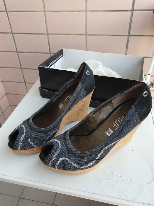 Sapatos senhora novos