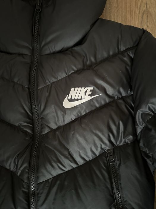 Пуховик Nike в размере S (оригинал)