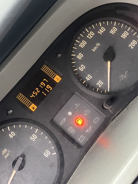 Opel Vivaro 1.9  2006r