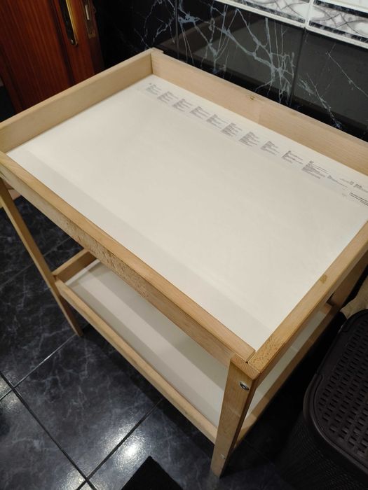 Fraldário bebé muda de roupa