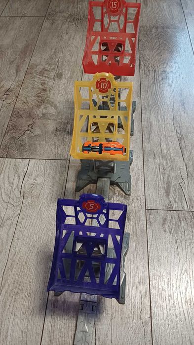 Hot Wheels – tor wyścigowy / zestaw kaskaderski (bez pudełka)