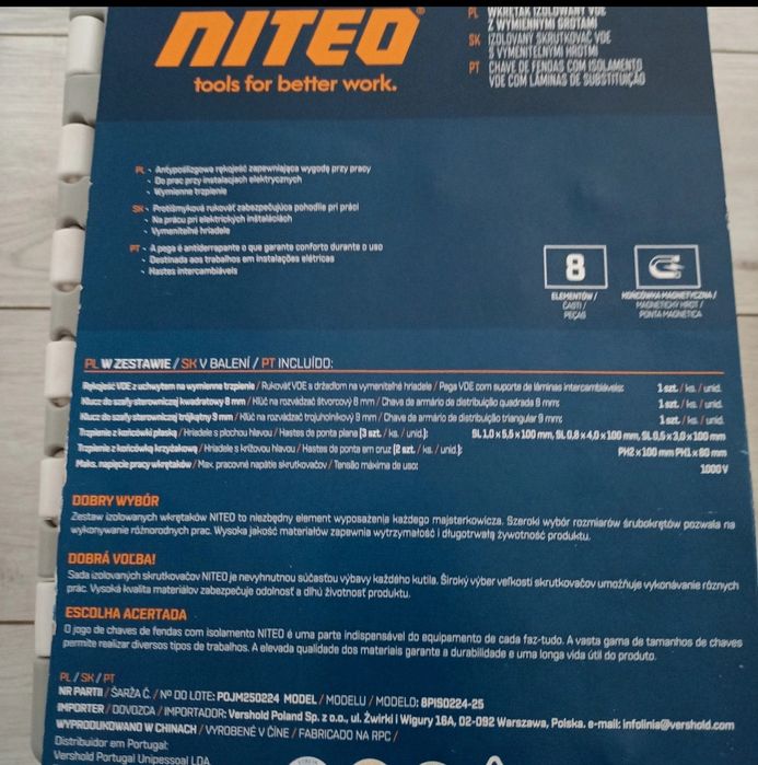 Wkrętak izolowany z wymiennymi grotami
