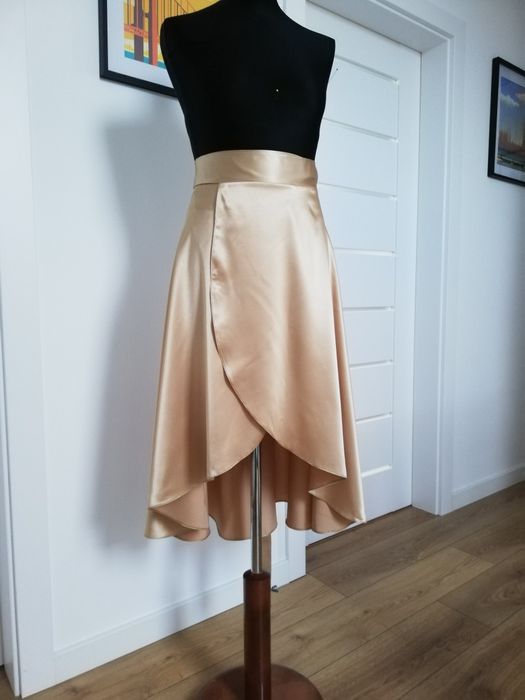 Zakładaną spódnica do tanga