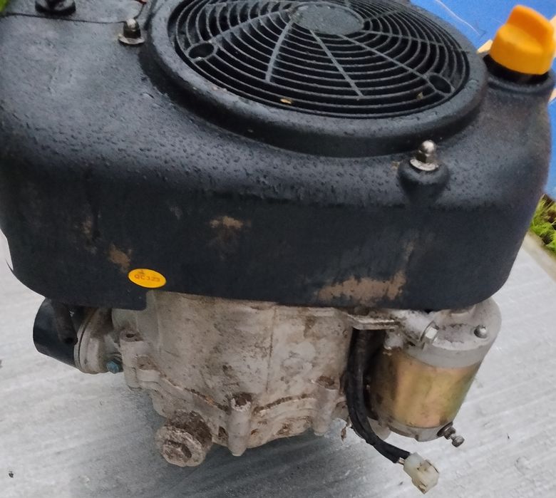 Silnik traktorek z pompa oleju z mtd coś jak loncin  maxi używany