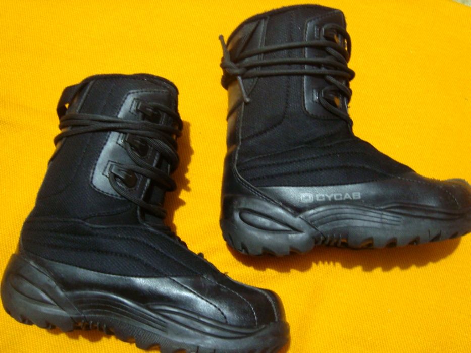 buty snowboardowe Cycab -roz 37- 24, cm-kanada Super