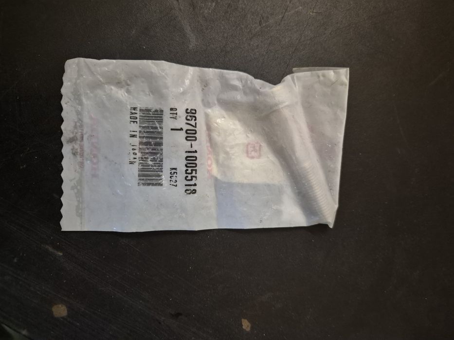 Продам кріплення (болти/гайки) Honda, оригінал