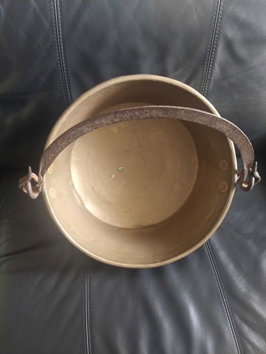 Antiga panela, tacho, caldeira, em cobre, grandes dimensões