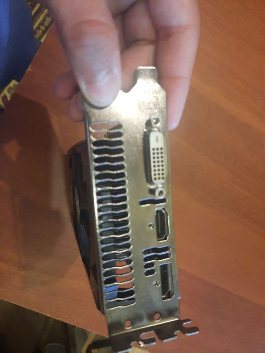 Продам видеокарту rx560 4gb