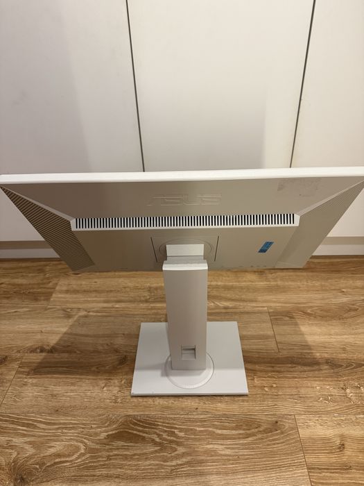 Nowy komputer zestaw monitor+klawiatura+mysz bialy