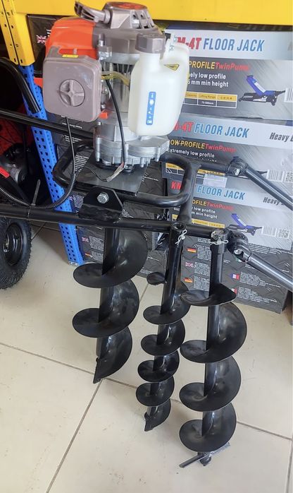 Perfurador de solo a gasolina com 3 brocas