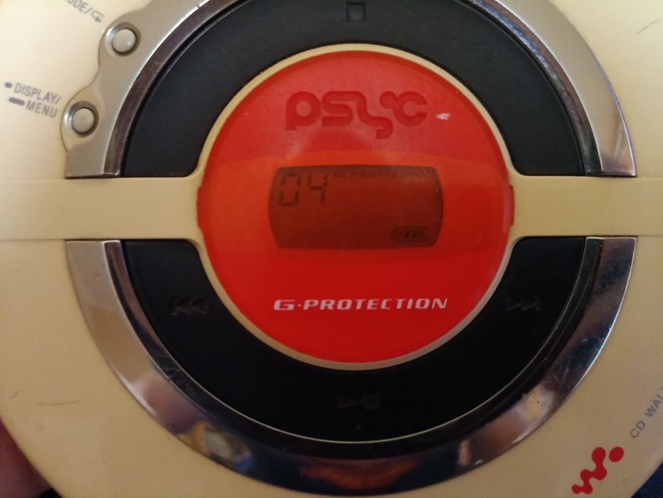 CD плеер Sony Walkman d-ej100