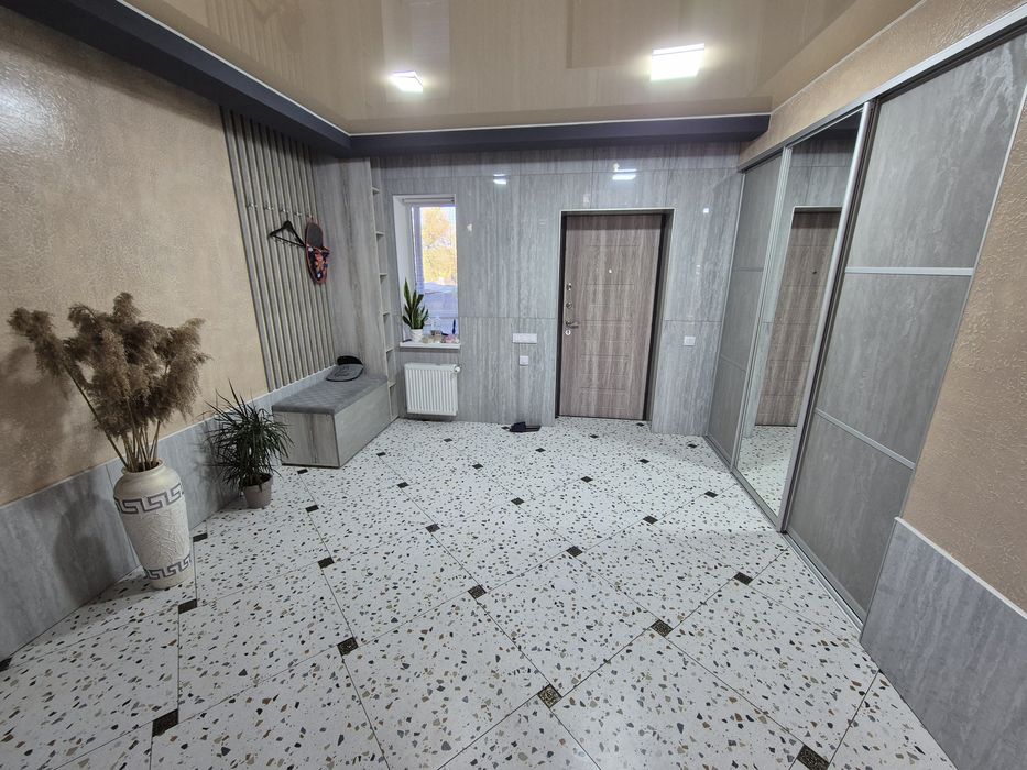 Будинок біля води. Перша лінія