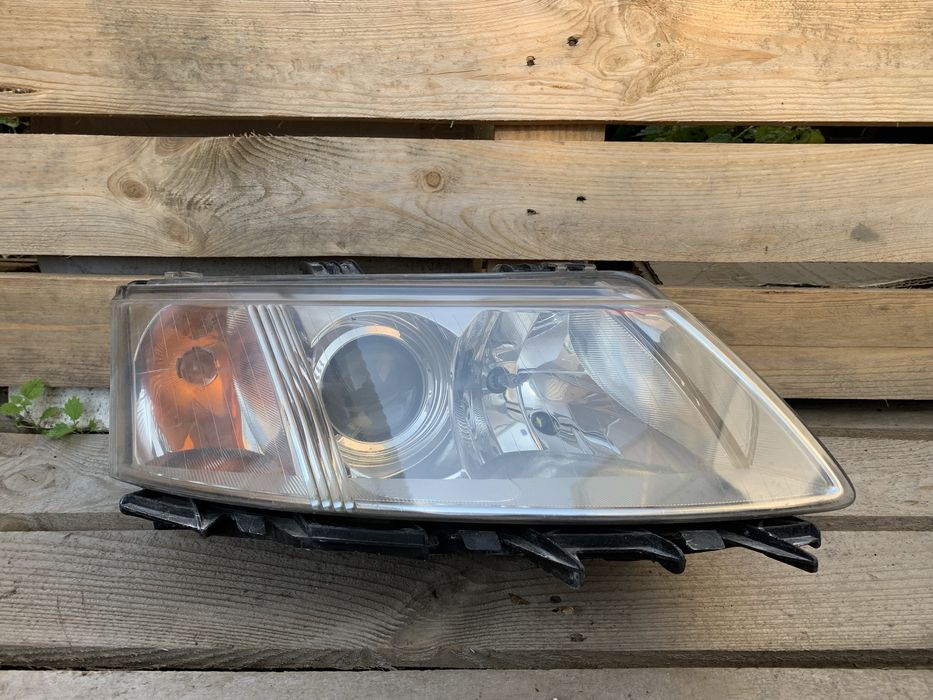 Фара права Saab 9-3 Сааб 9-3