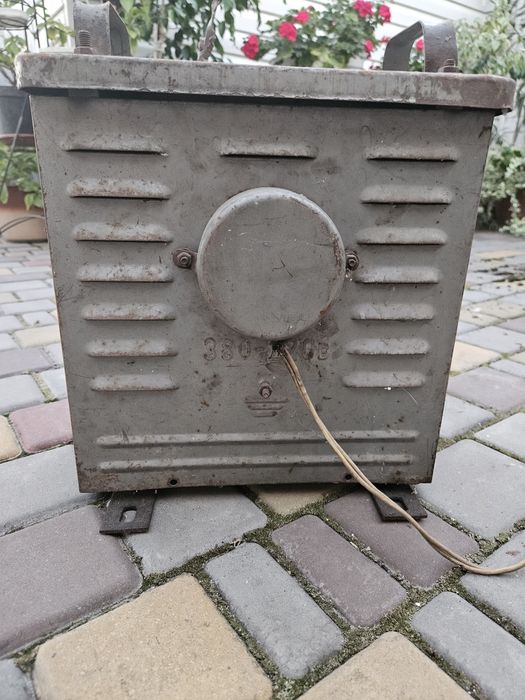 Трансформатор 3 фазний 380/220×36/37.5в алюміній.