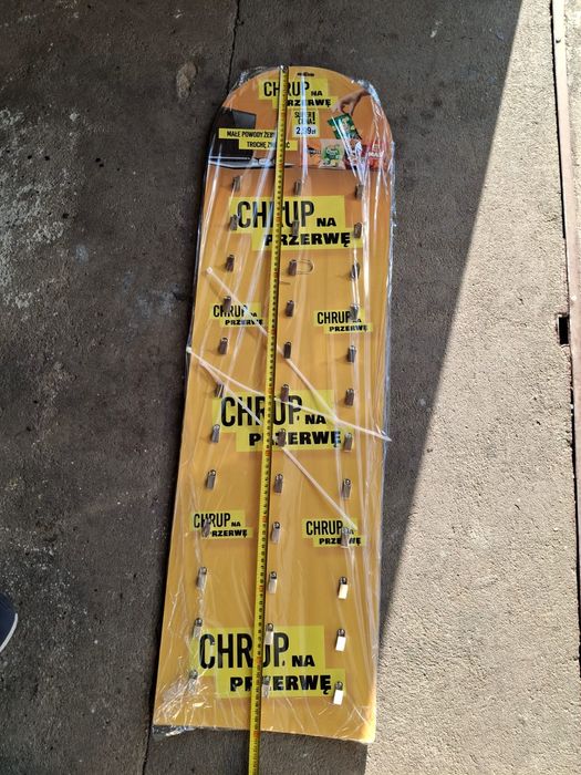 Stendy reklamowe na chipsy Lay's, z wieszaczkami