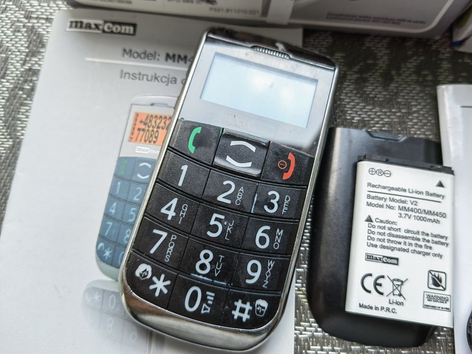 MaxCom 2 telefony. Do użytku, naprawy, na części.