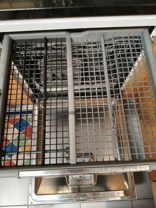 Máquina de Lavar Loiça LG Direct Drive – Para Peças ou Reparação (Erro AE)
