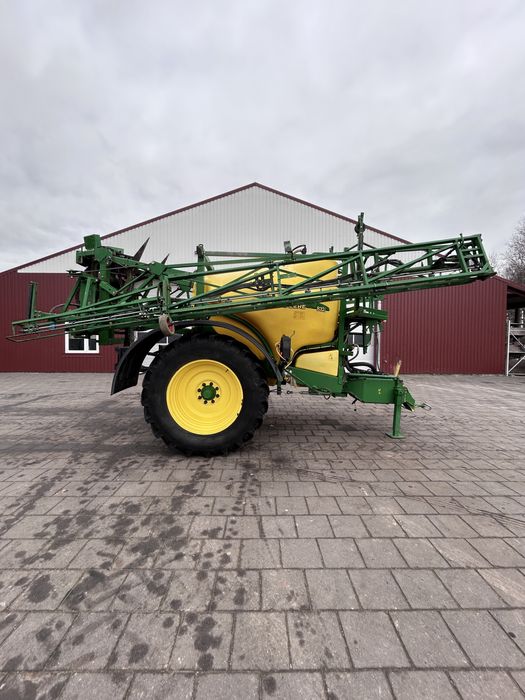 Opryskiwacz John Deere 832i