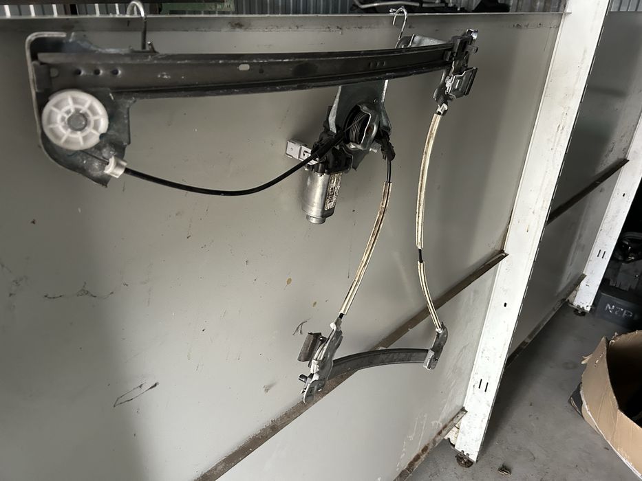 Ford f150 mechanizm szyby prawy przod 4 drzwi