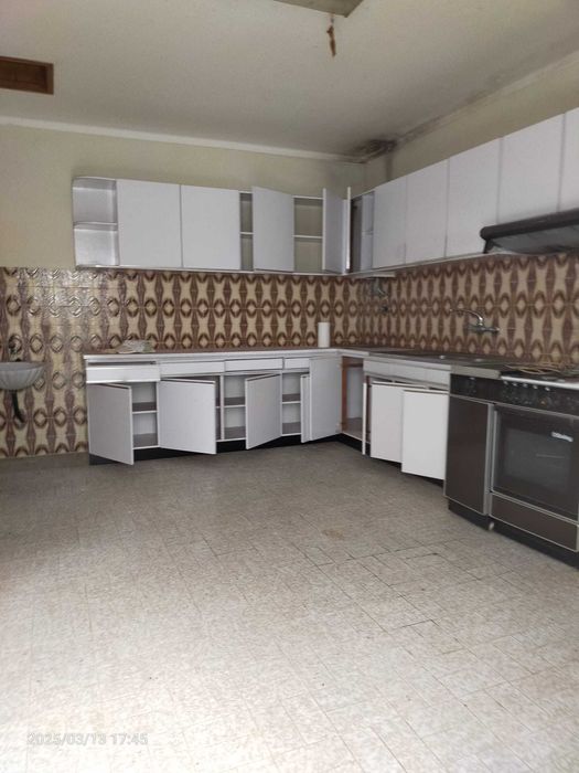 moradia T2 com garagem e anexo