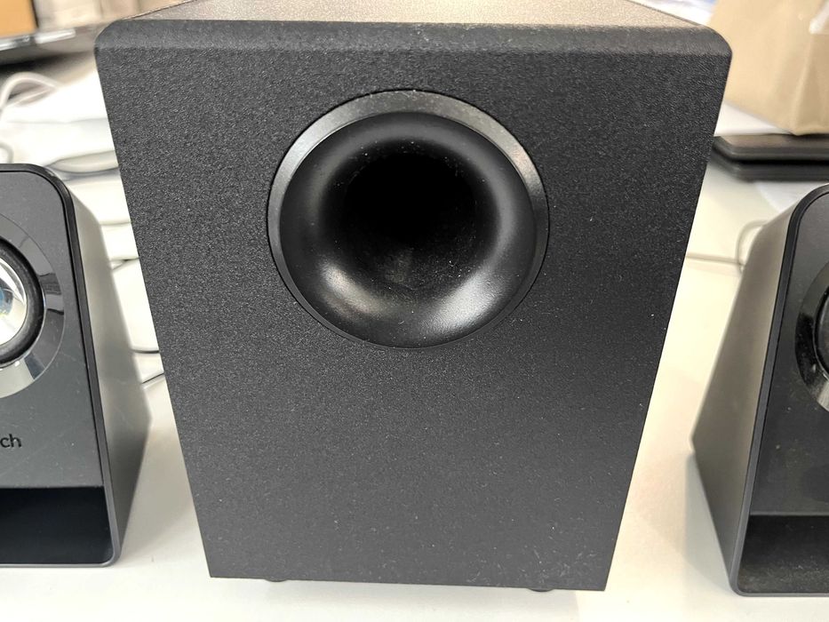 Colunas Computador - Z213 Compact 2.1 Speaker System