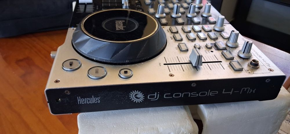 Mesa de Mistura DJ MIX 4 Console