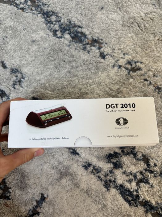 Profesjonalny Elektroniczny Zegar Szachowy DGT 2010