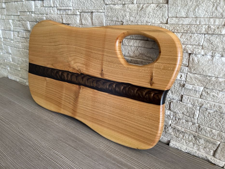 Deseczka do serwowania z żywicą epoksydową