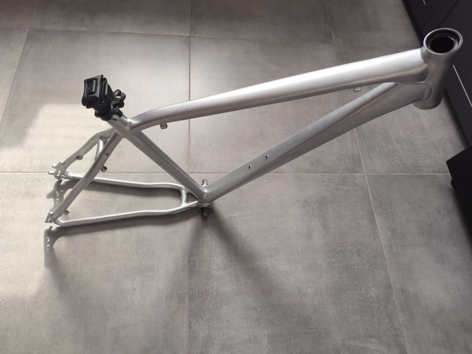 Rama rowerowa hexagon X4