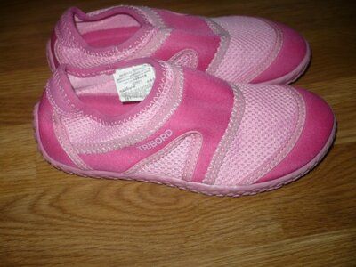 Аквашузы Коралки розовые 31р. Oxylane