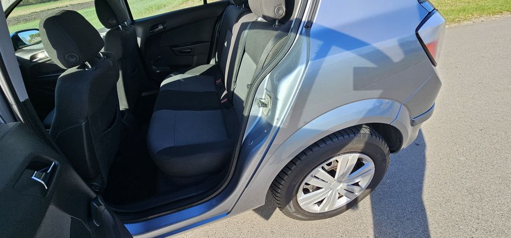 Ładna Astra h 1.6benz*zarejestrowana*bez korozji*klima