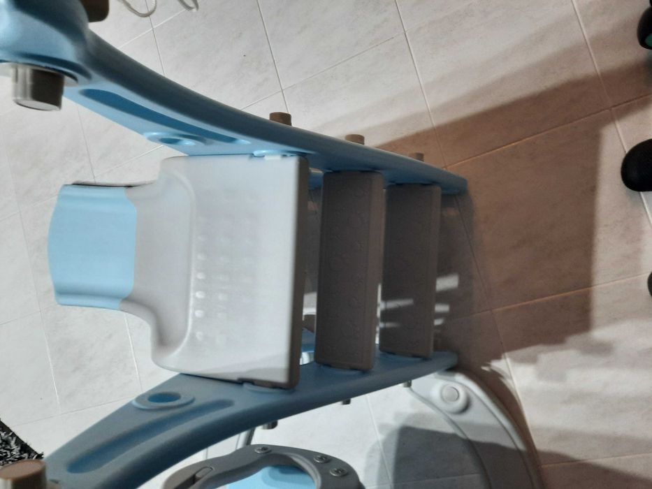 Baloiço e escorrega para crianças