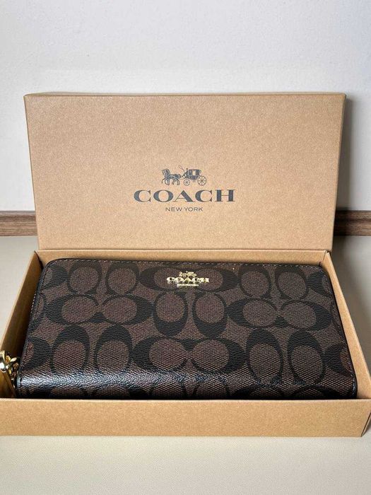 Гаманець Coach Long Zip коричневий