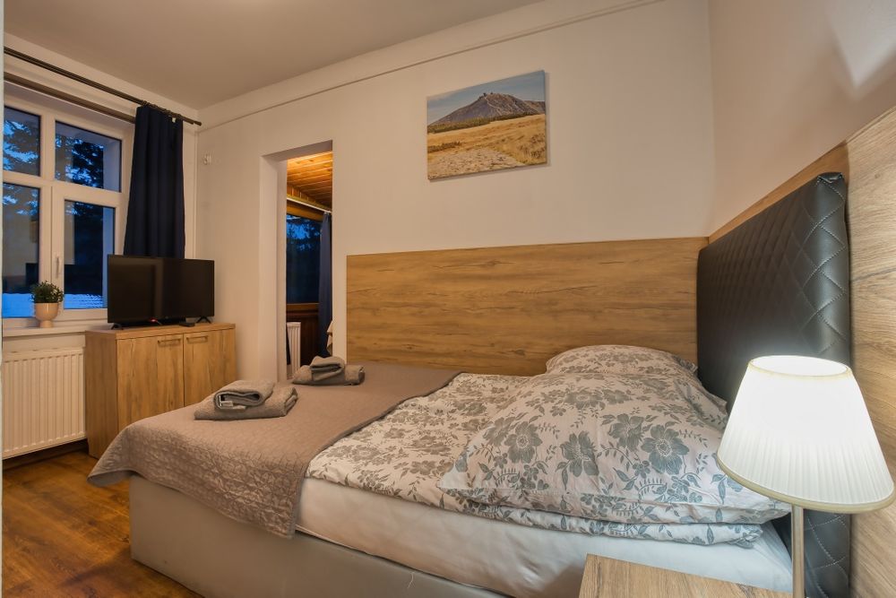 Tanie pokoje w centrum, balia, parking, ogólnodostępna kuchnia.