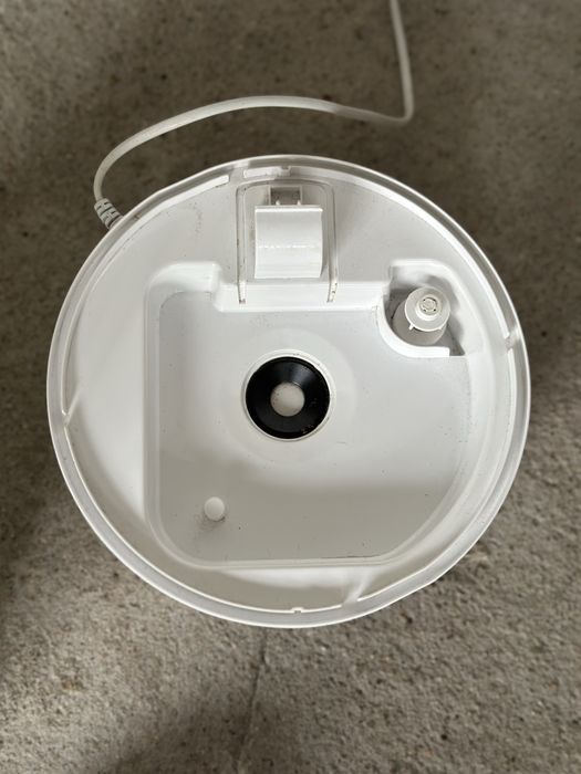 Nawilżacz powietrza stojący biały N’oveen elegancki