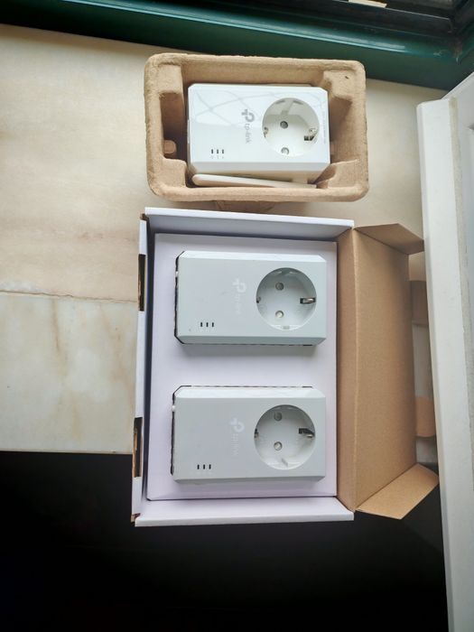Kit de Rede TP-Link (Powerline AV600 + Extensor Wi-Fi N300) – Como Novos