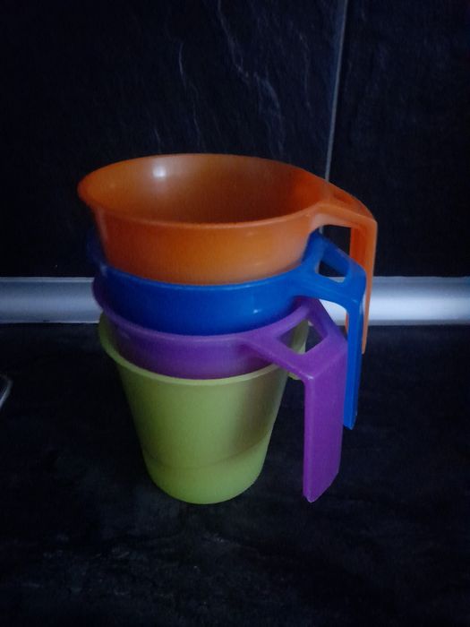Chávenas  de plástico