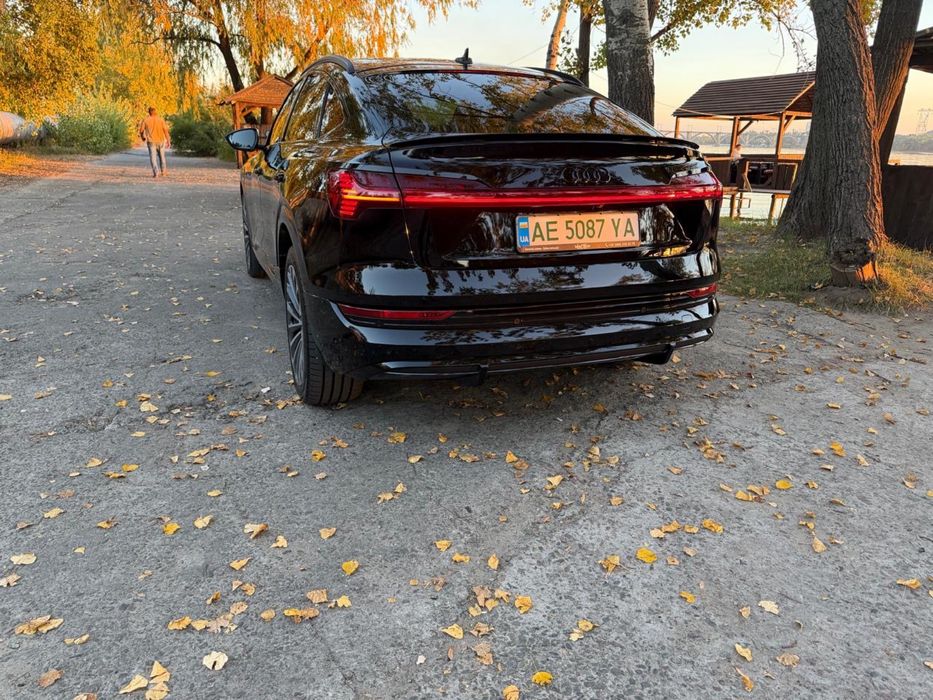 Легковий автомобіль
