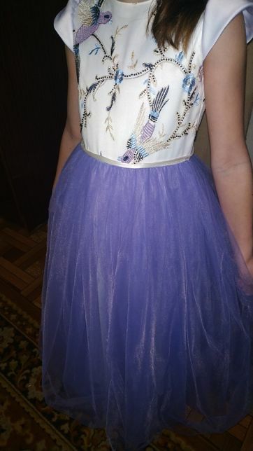 Нарядное красивое платье