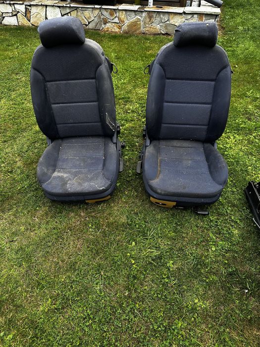 Oddam fotele audi a3 8l