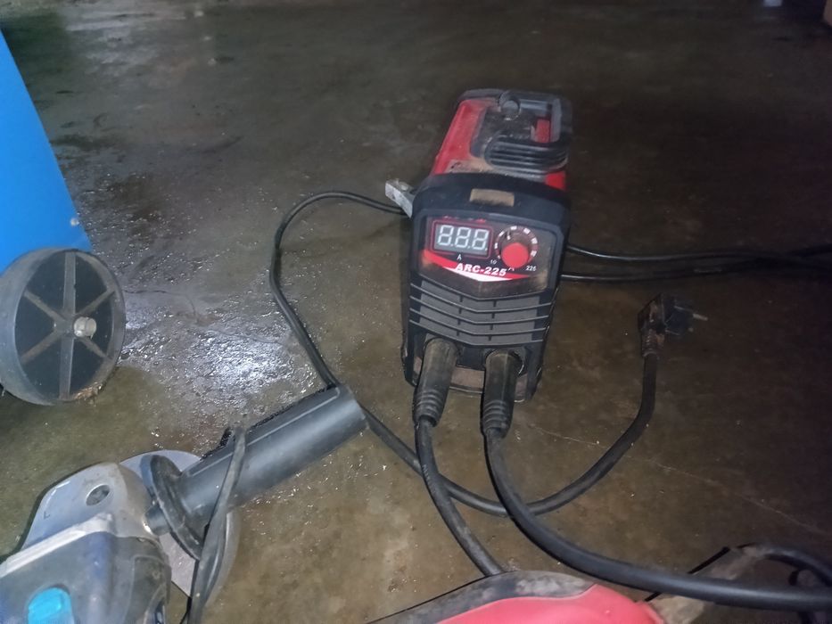 Lote  de  7 máquinas