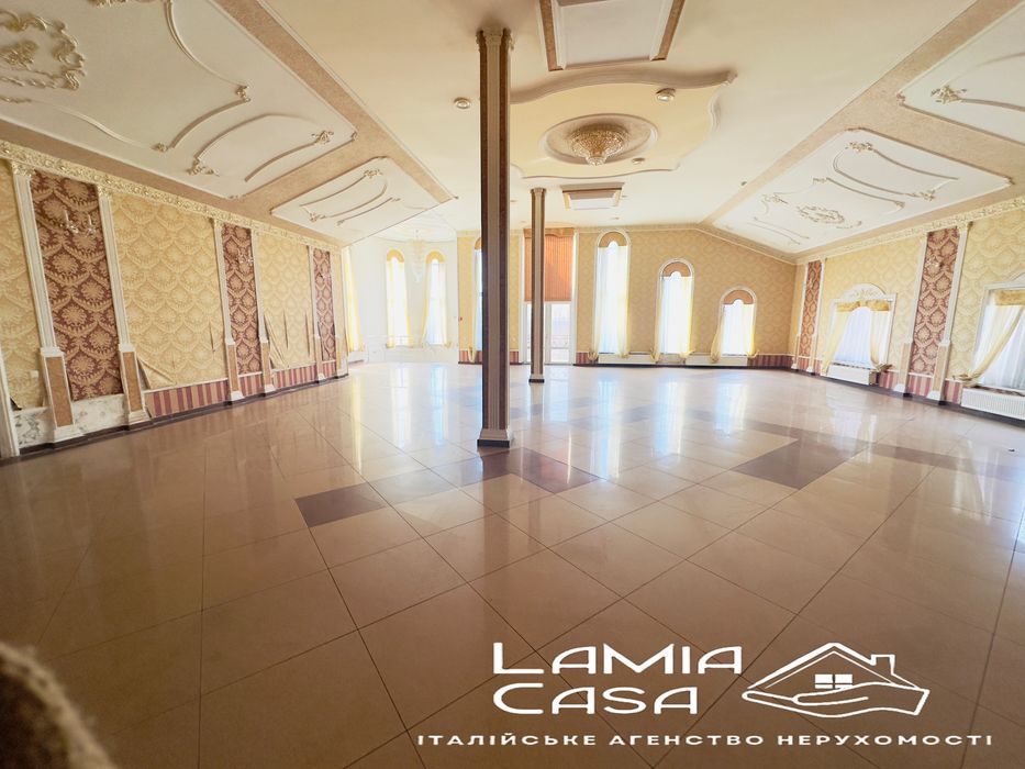 Продаж великого комплексу біля Чернівців