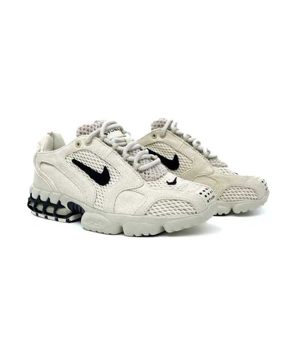Nike x Stussy Air Zoom Spiridon Cage 2 білого кольору.