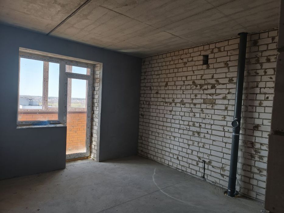 Продаю 2-х кімнатну квартиру на Запорізькій