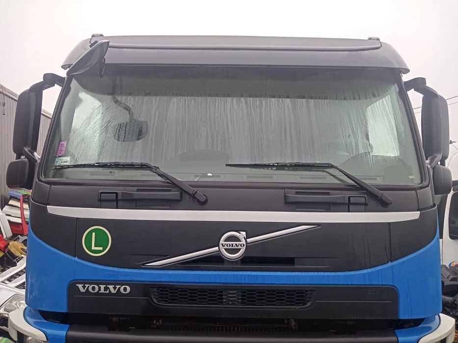 VOLVO FM4 / NISKA Z ŁÓŻKIEM / KABINA EURO 6 KOMPLETNA / AUTOMAT