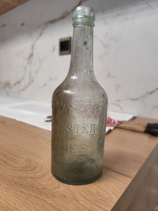 Zabytkowa butelka w idealnym stanie